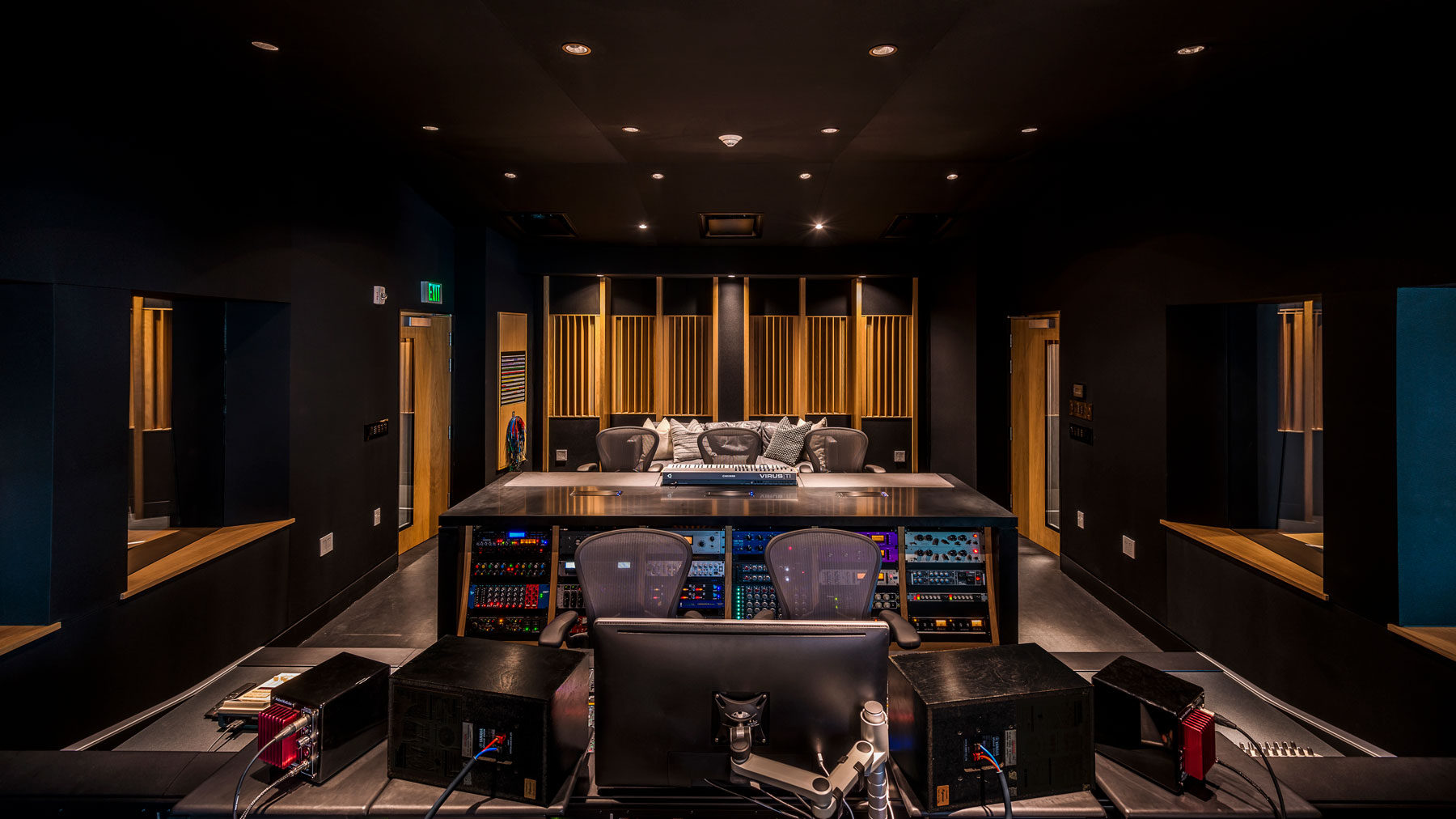 Sanctuary_061_Int_Control_Room-1800x1012